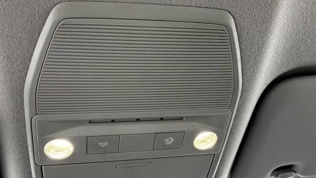 2025 Nissan Kicks SR FWD