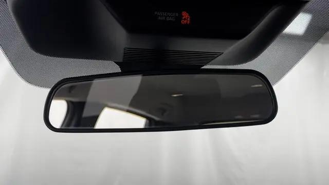 2025 Nissan Kicks SR FWD
