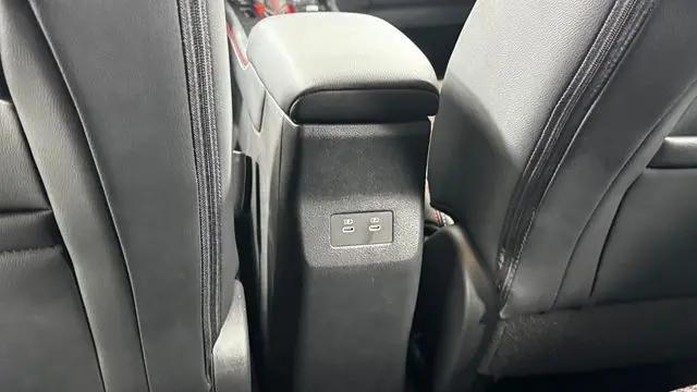 2025 Nissan Kicks SR FWD