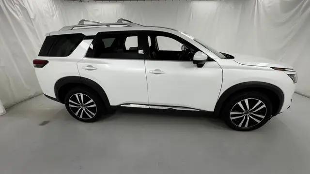 2025 Nissan Pathfinder Platinum 4WD