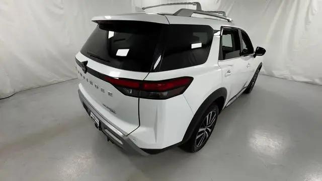 2025 Nissan Pathfinder Platinum 4WD