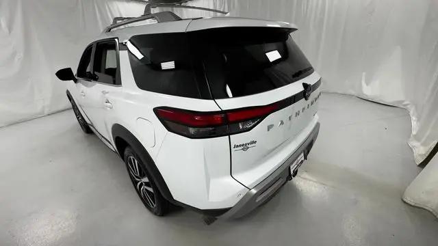 2025 Nissan Pathfinder Platinum 4WD