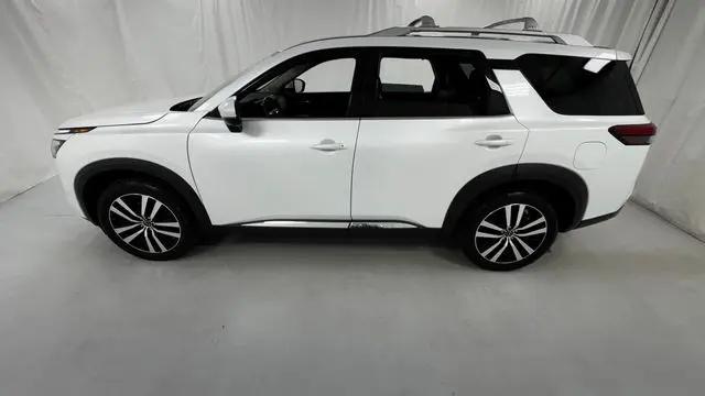 2025 Nissan Pathfinder Platinum 4WD