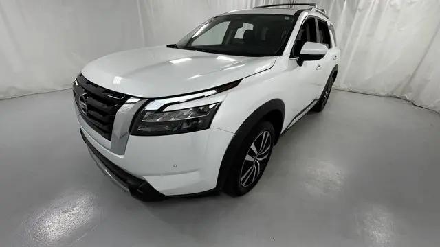 2025 Nissan Pathfinder Platinum 4WD