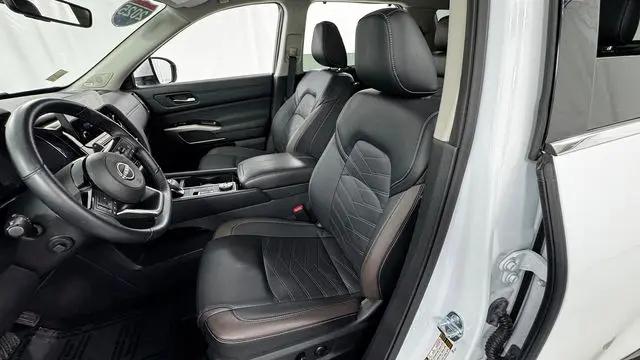 2025 Nissan Pathfinder Platinum 4WD