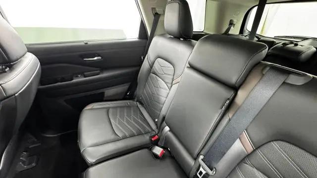 2025 Nissan Pathfinder Platinum 4WD