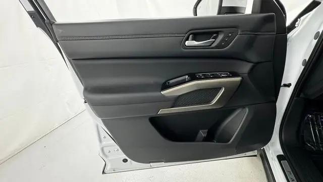 2025 Nissan Pathfinder Platinum 4WD