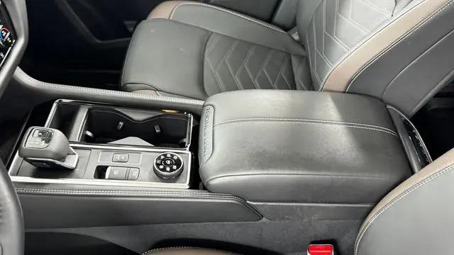 2025 Nissan Pathfinder Platinum 4WD