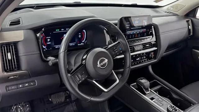 2025 Nissan Pathfinder Platinum 4WD