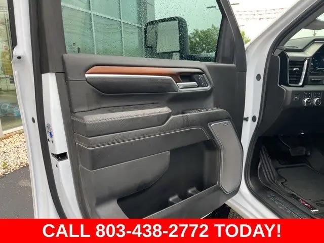 2025 GMC Sierra 3500HD 4WD Crew Cab Standard Bed Denali