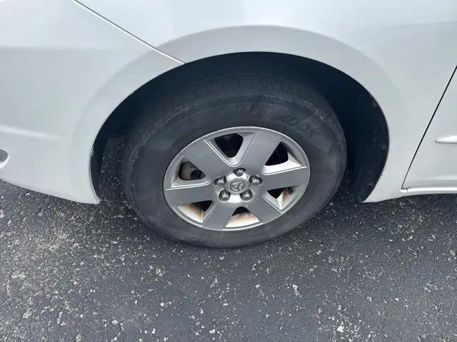 2005 Toyota Sienna XLE