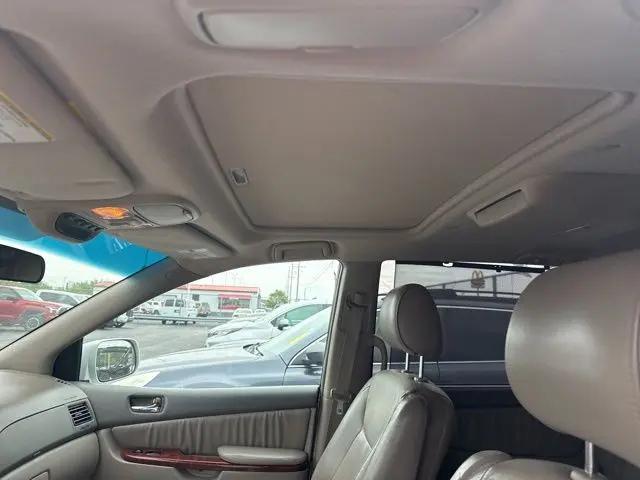 2005 Toyota Sienna XLE