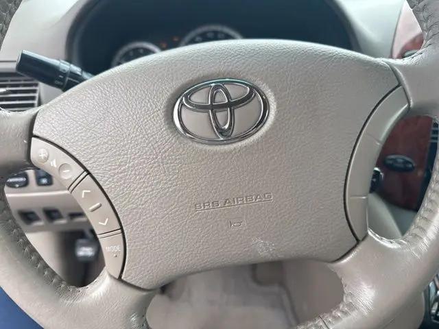 2005 Toyota Sienna XLE