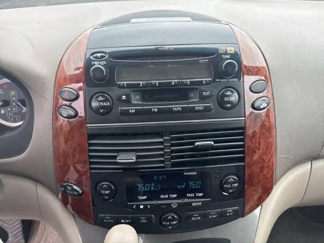 2005 Toyota Sienna XLE