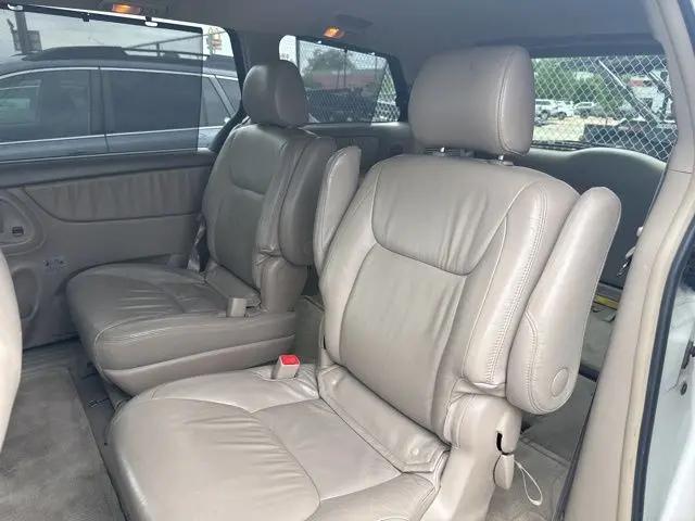 2005 Toyota Sienna XLE