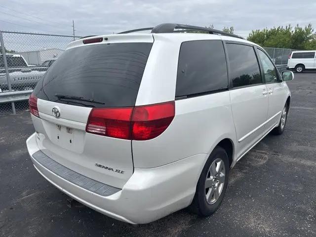 2005 Toyota Sienna XLE