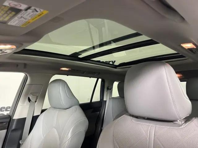 2020 Toyota Highlander Platinum