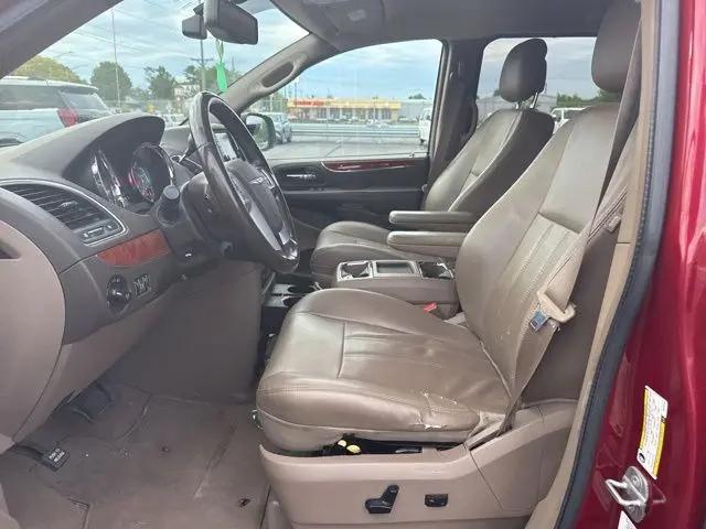 2014 Chrysler Town & Country Touring-L