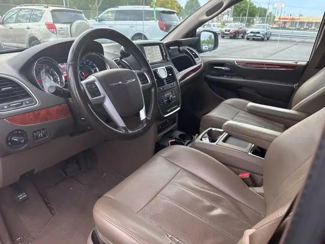 2014 Chrysler Town & Country Touring-L