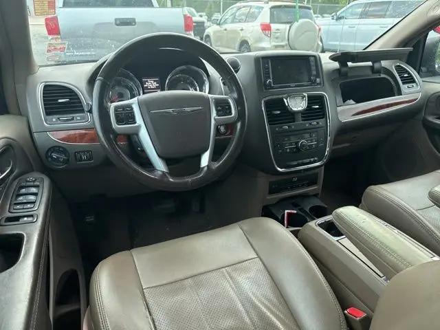 2014 Chrysler Town & Country Touring-L