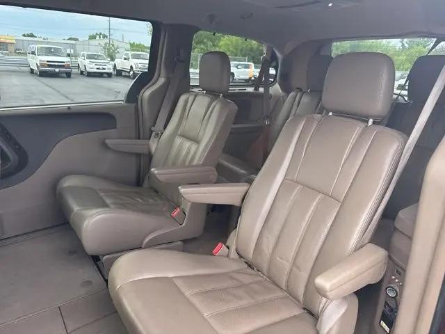 2014 Chrysler Town & Country Touring-L