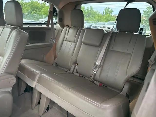 2014 Chrysler Town & Country Touring-L