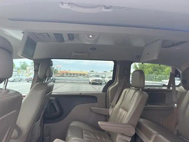 2014 Chrysler Town & Country Touring-L