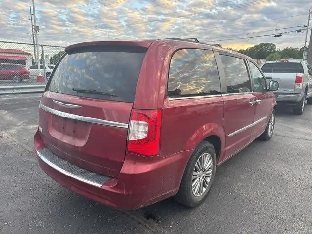 2014 Chrysler Town & Country Touring-L