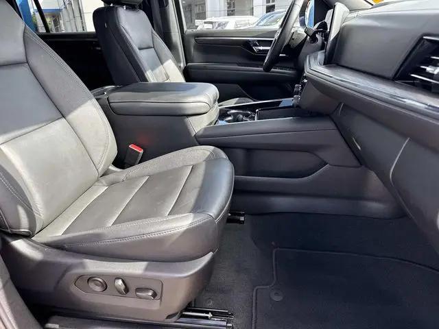 2025 Chevrolet Suburban 4WD Z71
