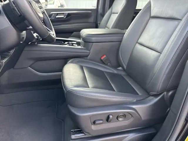2025 Chevrolet Suburban 4WD Z71