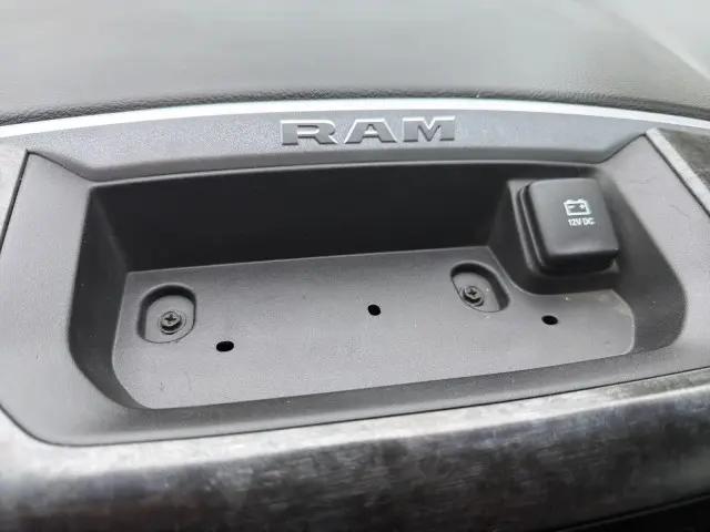 2021 Ram 1500 Big Horn Crew Cab 4x4 5'7" Box