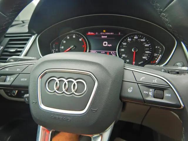 2023 Audi Q5 Premium 40 TFSI quattro S tronic