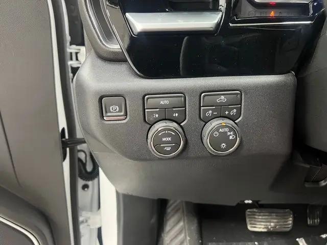 2026 Chevrolet Silverado 1500 4WD Crew Cab Standard Bed LT
