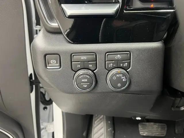 2026 Chevrolet Silverado 1500 4WD Crew Cab Standard Bed LT