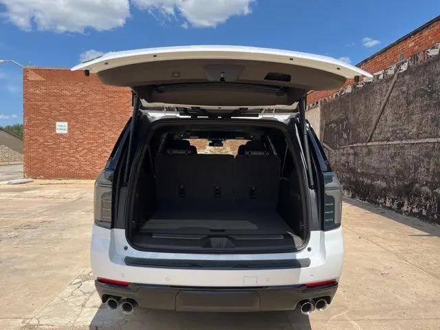 2026 Chevrolet Suburban Z71, 4WD