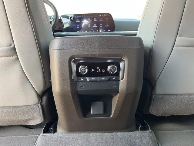2026 Chevrolet Suburban Z71, 4WD