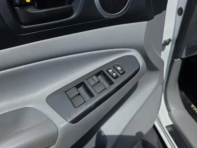 2012 Toyota Tacoma Base V6