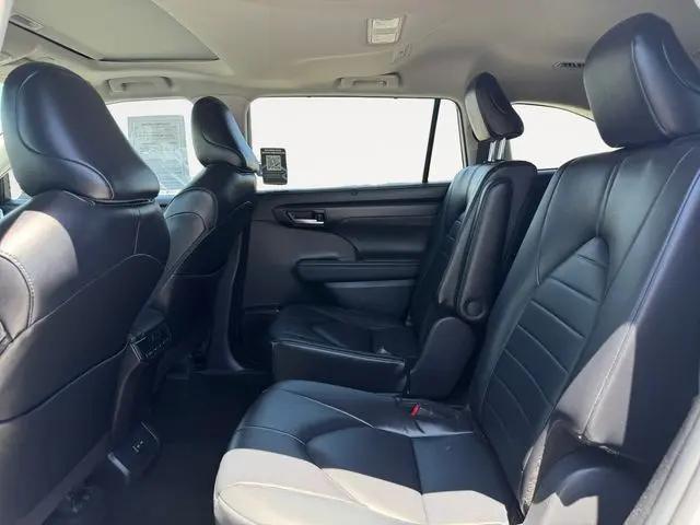 2024 Toyota Highlander XLE