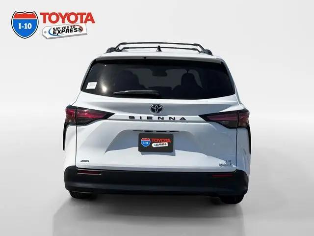 2022 Toyota Sienna LE