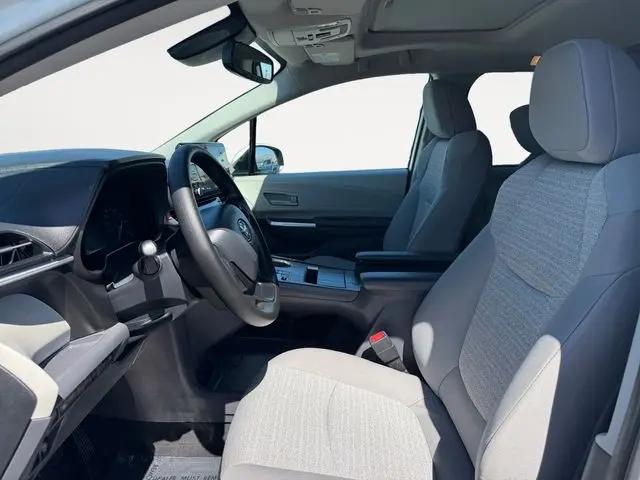 2022 Toyota Sienna LE