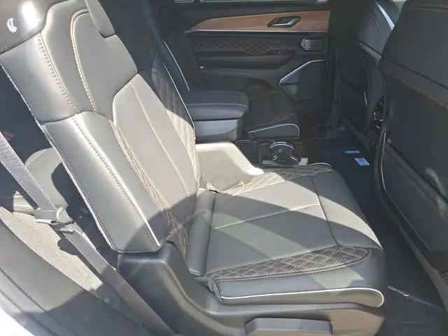 2026 Jeep Grand Cherokee L Summit 4x4