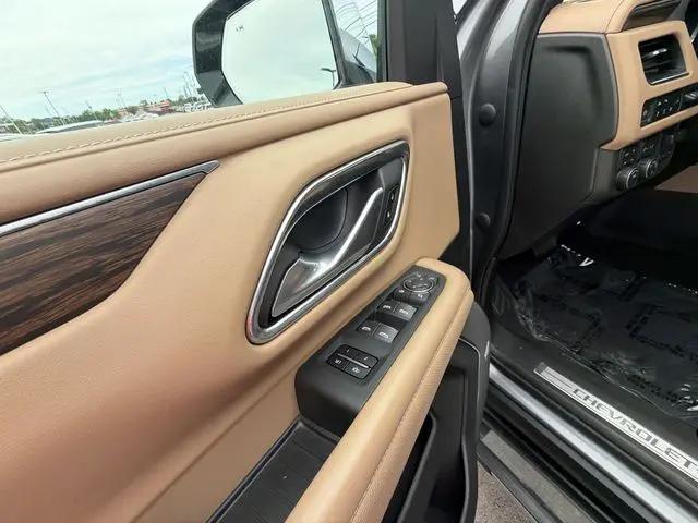 2022 Chevrolet Suburban 4WD Premier