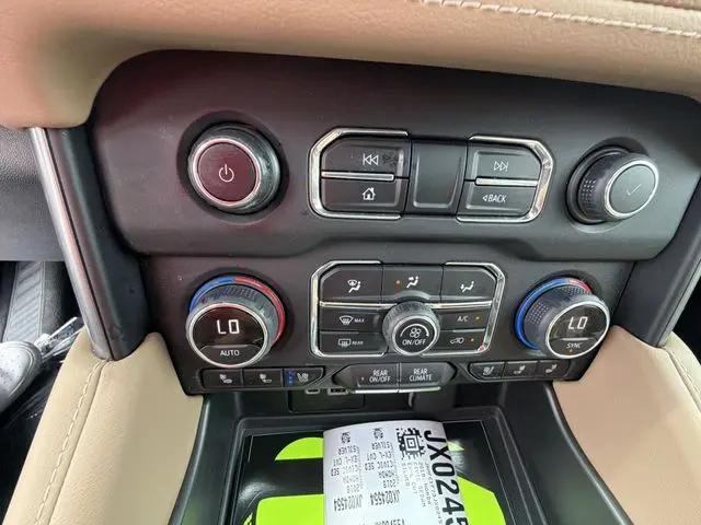 2022 Chevrolet Suburban 4WD Premier