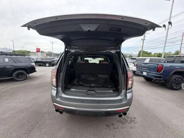 2022 Chevrolet Suburban 4WD Premier