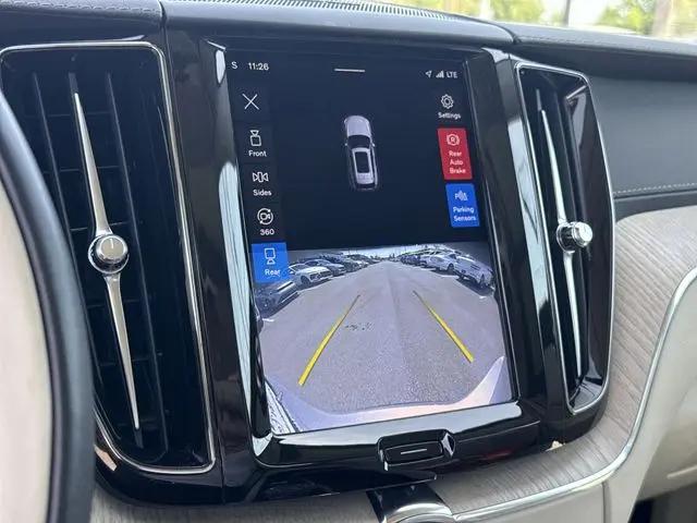 2022 Volvo XC60 B6 Inscription