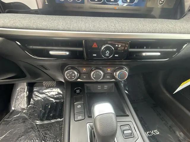 2025 Nissan Kicks SV Intelligent AWD