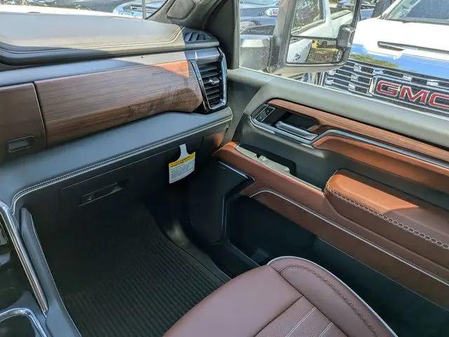 2026 GMC Sierra 2500HD Crew Cab, Standard Bed, Denali Ultimate, 4WD