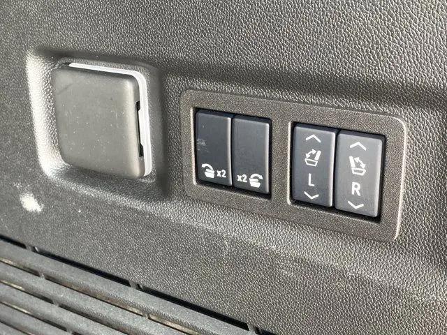 2025 GMC Yukon 4WD Denali