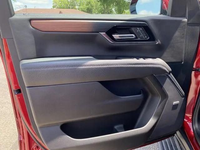 2025 GMC Yukon 4WD Denali