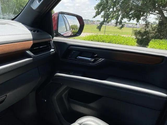 2025 GMC Yukon 4WD Denali